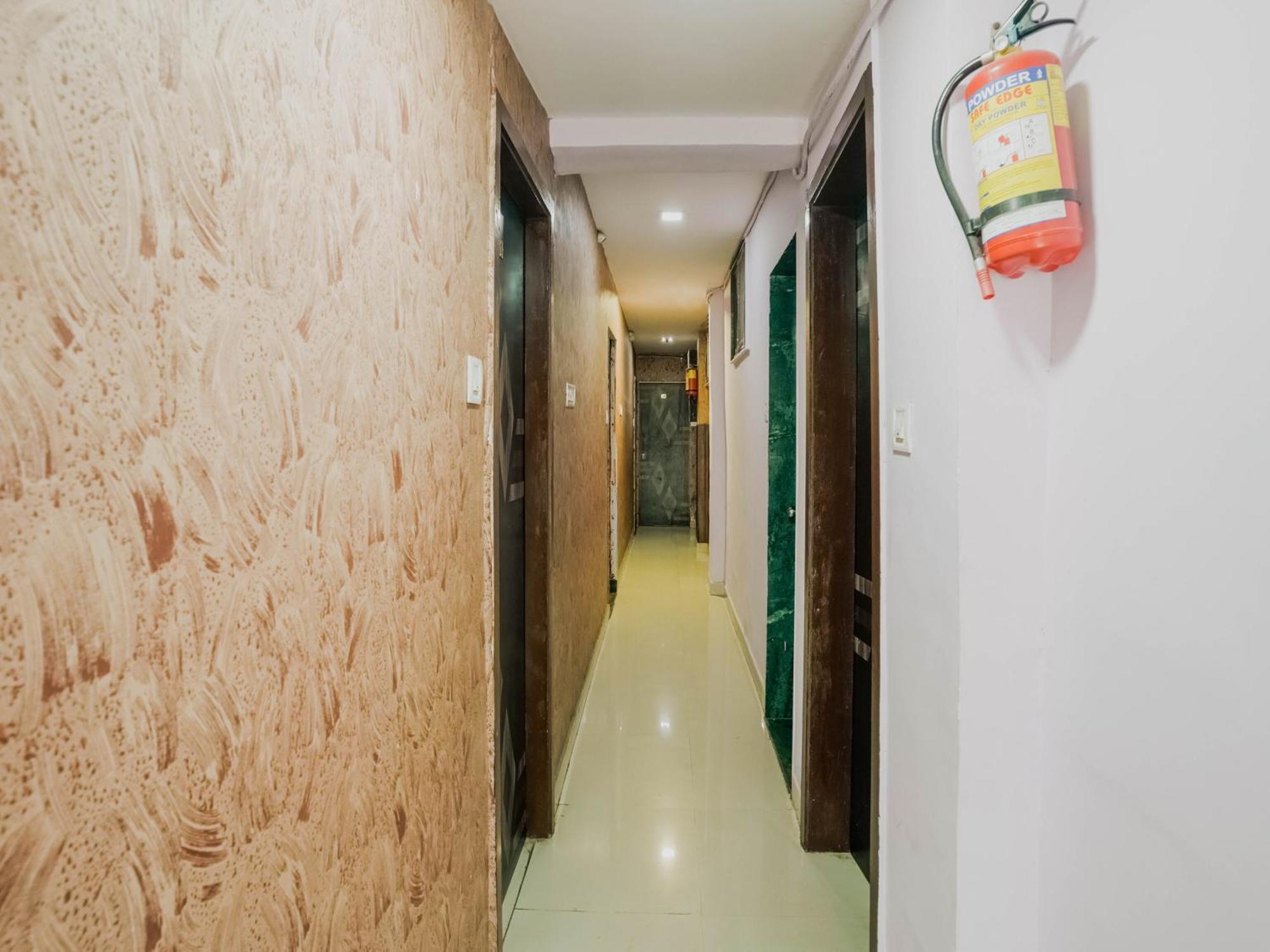 Hotel O Spotlight Thane Buitenkant foto
